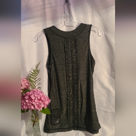 🍋 Lululemon Charcoal Gray Ruffle Cool Sleeveless Athletic Tank Size 8 - Picture 4 of 9